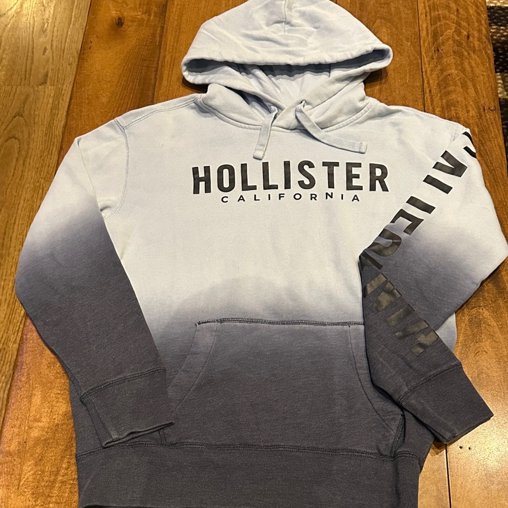 Hollister Men's Gradient Blue and Gray Hoodie